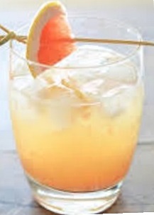 Файл:Грейпфрут в роме (коктейль).jpg