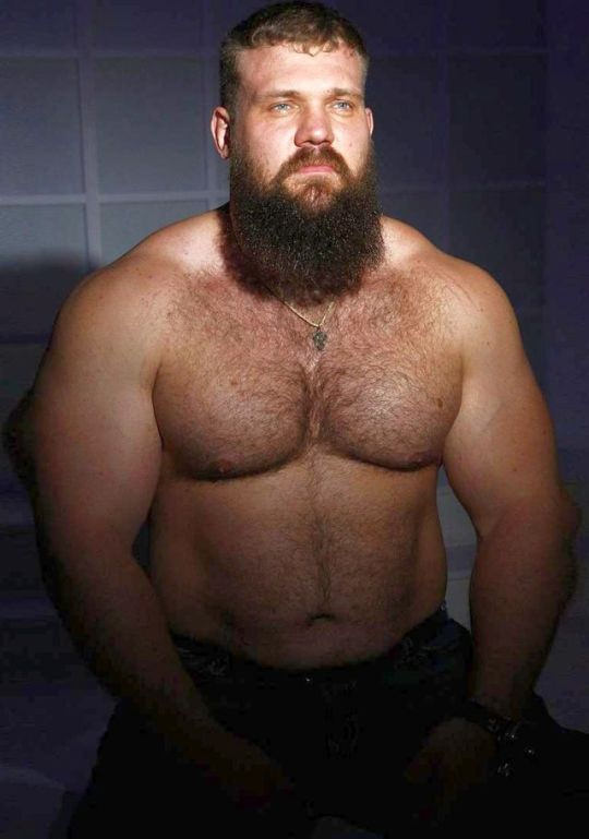 Файл:Кирилл Сарычев, студия_d.jpg