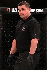 Файл:Рефери Кевин Макдональд.png