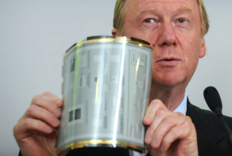 Анатолий Чубайс и Plastic Logic.jpg