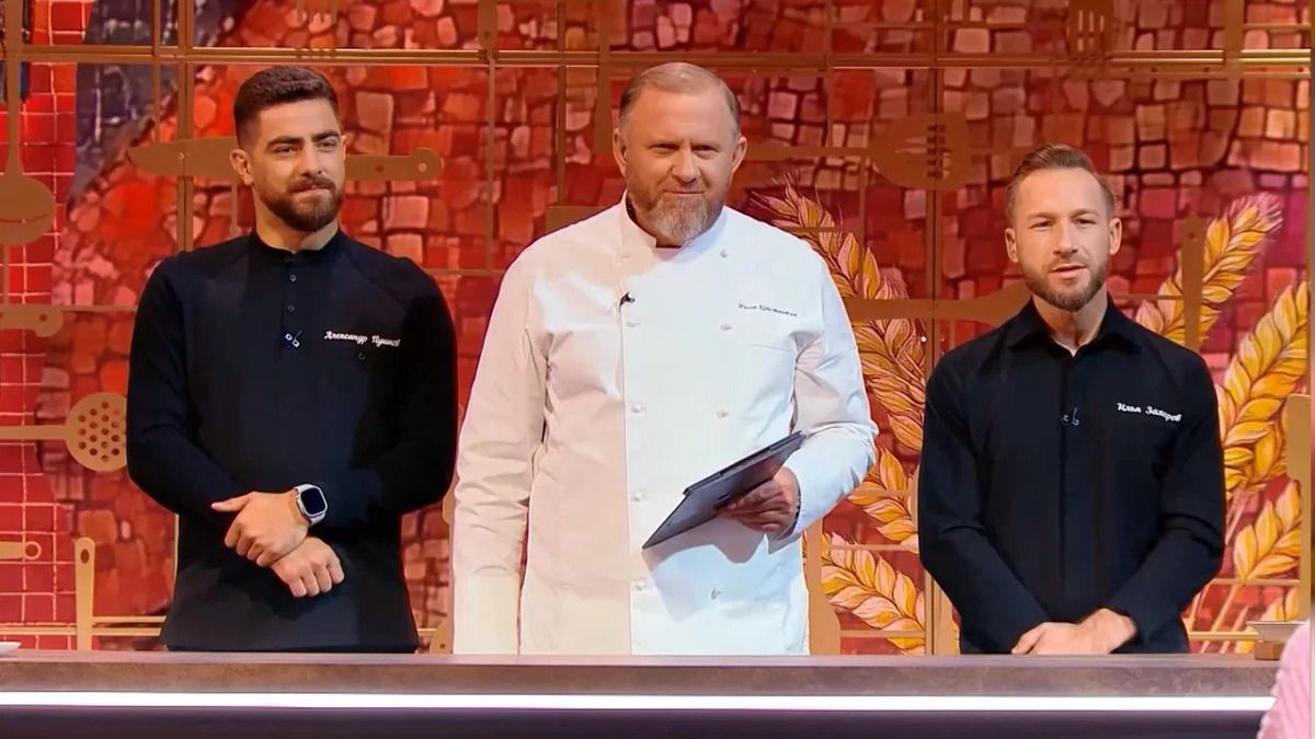Кадр из шоу «Молодые ножи. Новая кровь», в кадре шефы: Александр Пушков, Константин Ивлев, Илья Захаров