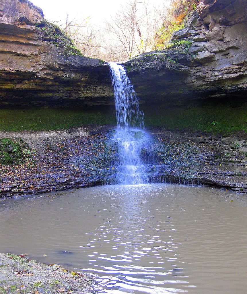 Водопад в Сахарне