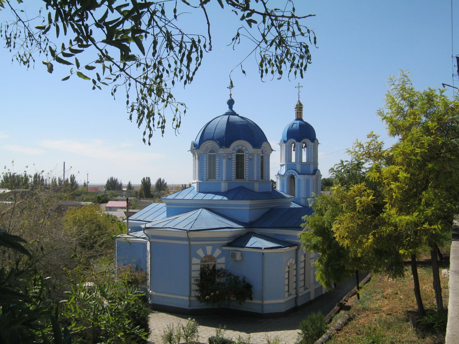 Файл:Храм Різдва Богородиці у Генічеську.jpg