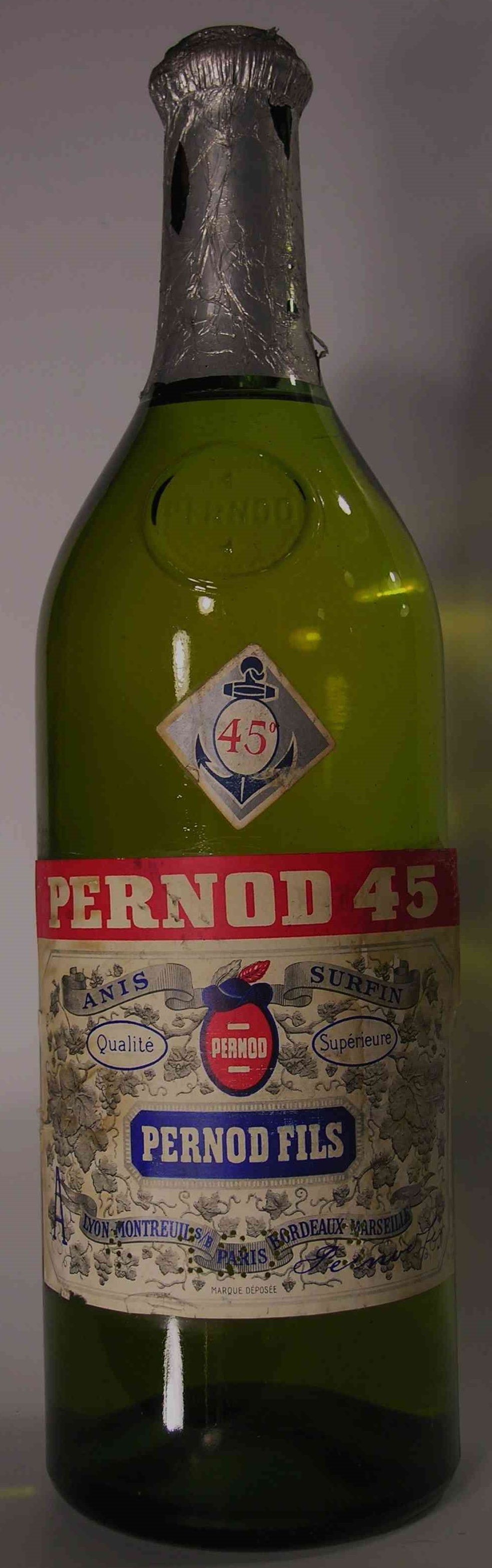 сверху PERNOD 45