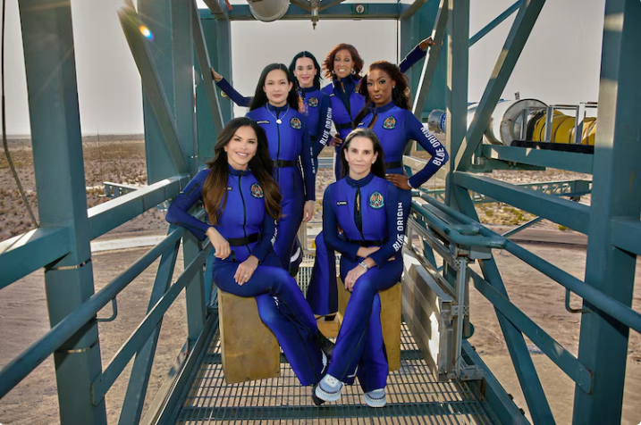 Файл:Женский экипаж Blue Origin.png