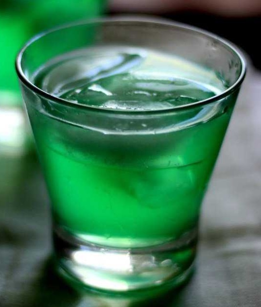 Зелёный Динозавр (коктейль) 2.jpg