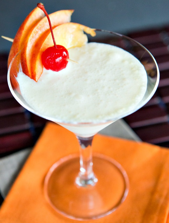 Файл:Персики и Сливки (коктейль).jpg