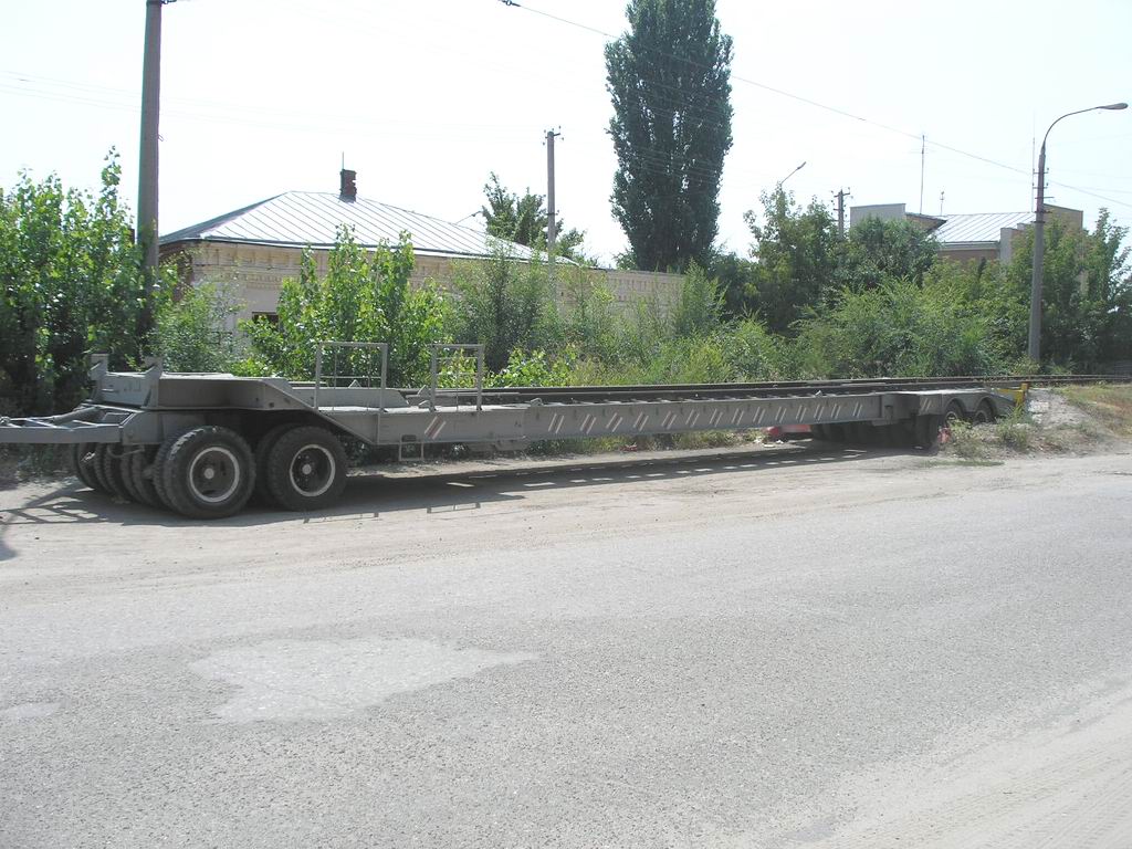 Прицеп для перевозки вагонов между северной сетью (маршруты СТ и 13) и заводом ВЭТА, 2006 г.