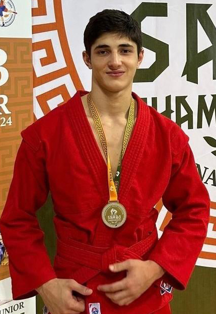 Файл:Наш Расул Саферович.jpg