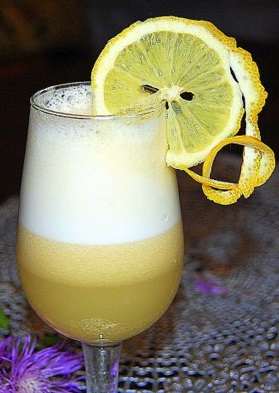 Персиковый физз (коктейль) 2.jpg