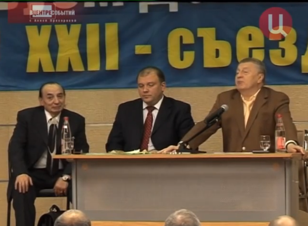 Богачёв (крайний слева) на 22 съезде ЛДПР (2009)