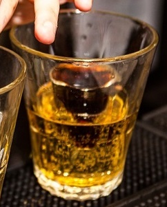 Ягер бомб (коктейль).jpg