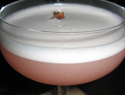 Файл:Водка с яйцом (коктейль).jpg