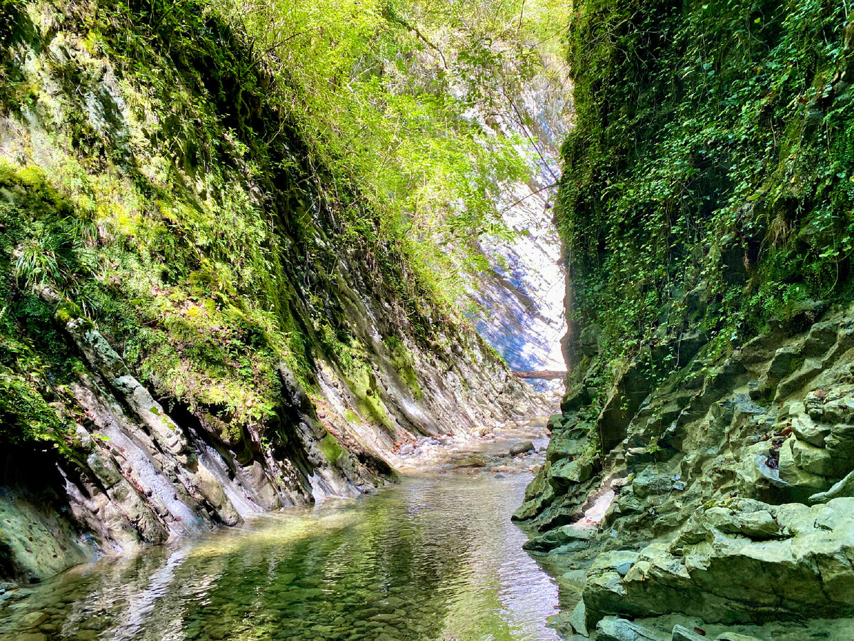 Файл:Мамедова щель (Сочи).jpg