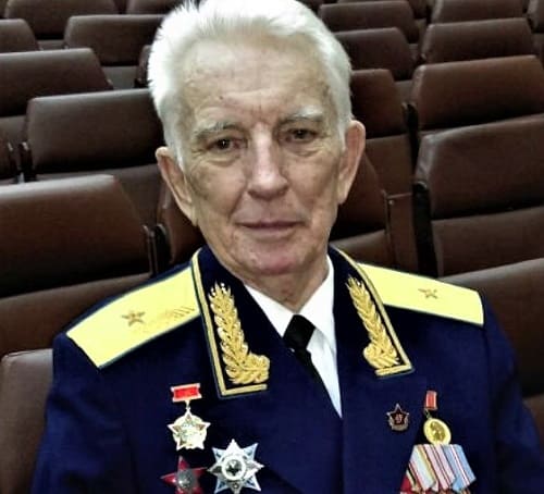 Вячеслав Дмитриевич Улезько 1935-2018.jpg