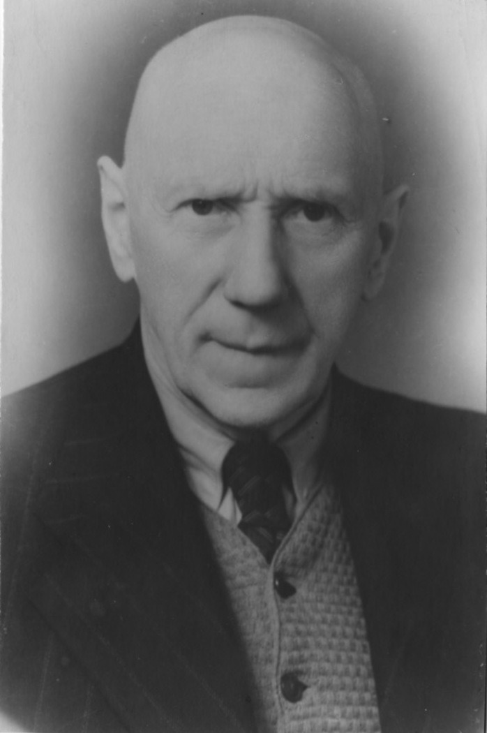 Дед ок.1950.jpg