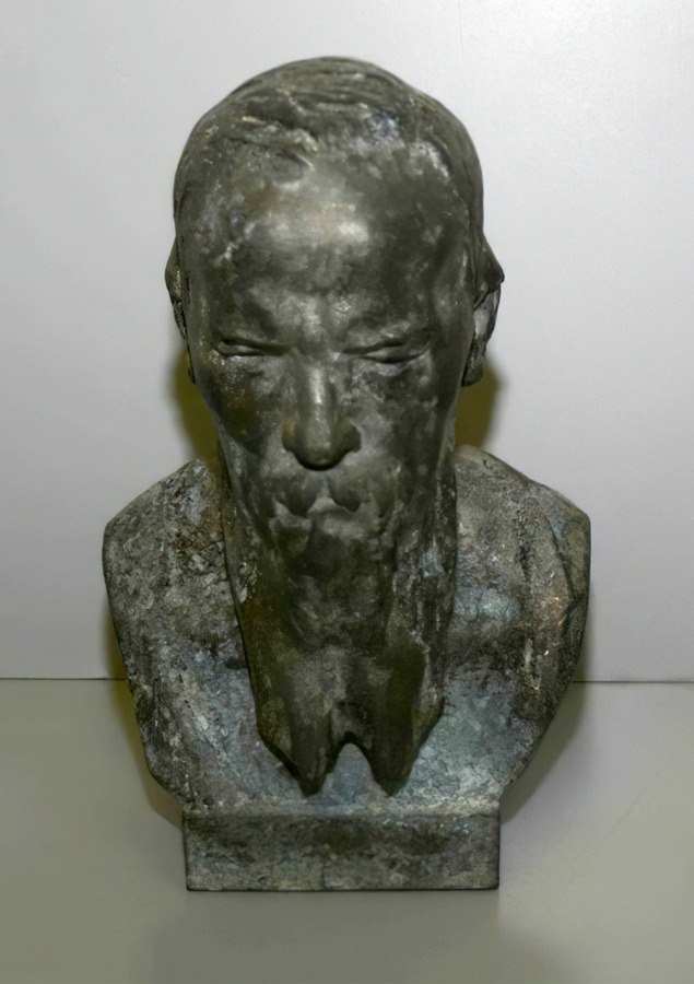 Силуминовый бюст Достоевского Фёдора Михайловича, исполненный скульптором в 1950-1960-х годах. Силумин