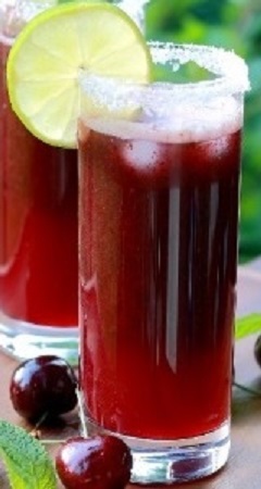 Файл:Вишнёвый на роме (коктейль).jpg