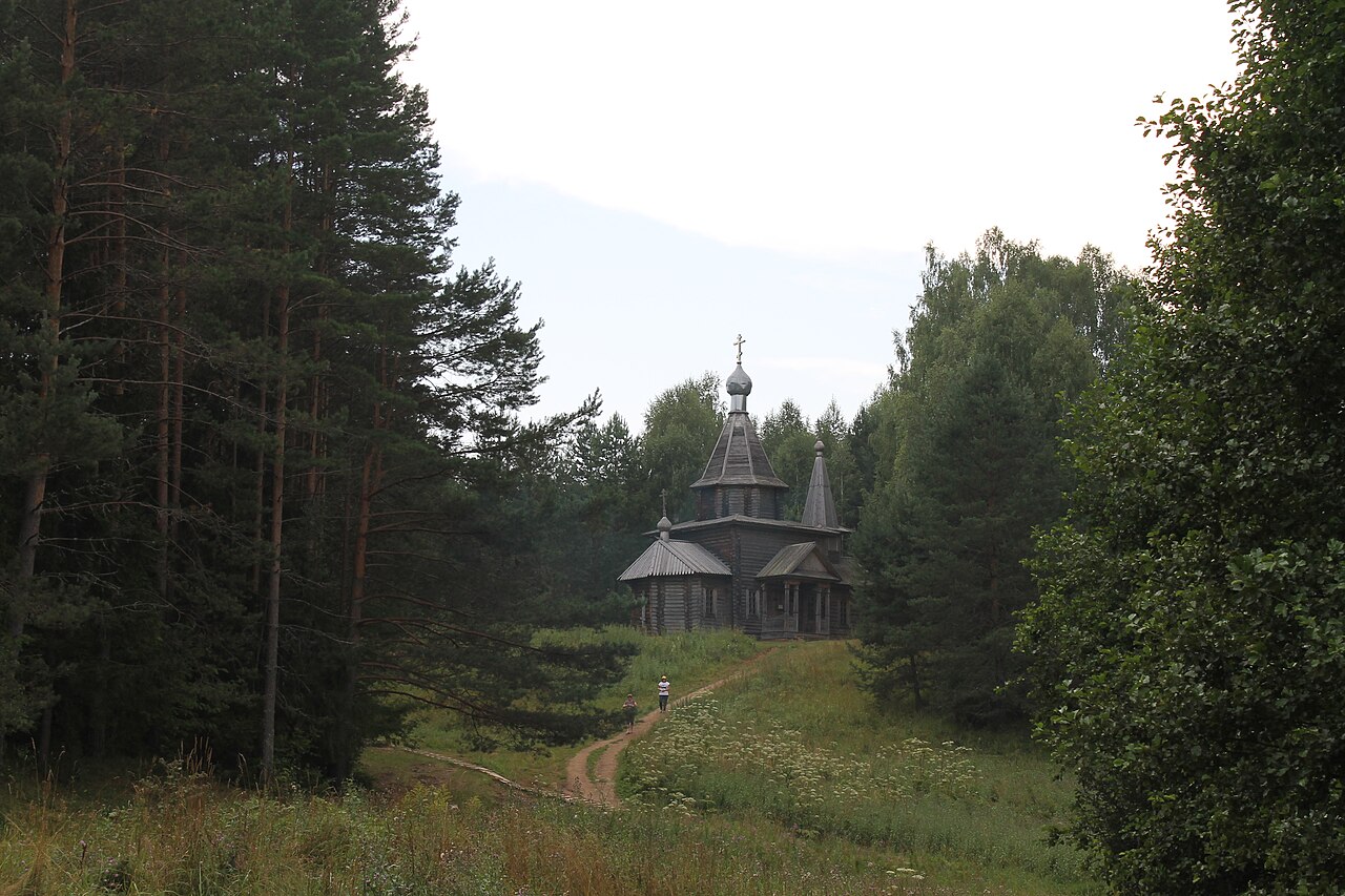 Церковь у озера Светлояр 2.jpg