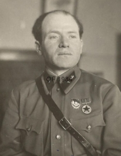 6eee9cef32f7f18cecc8f9db6a2c7e09 L.jpg