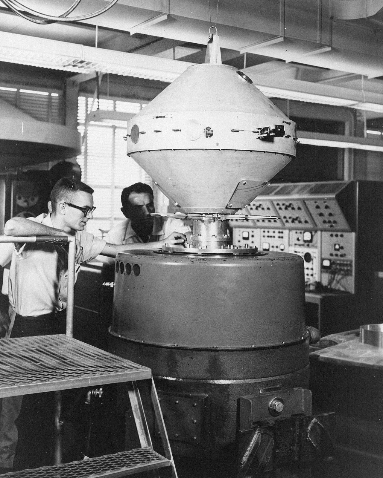 Файл:Explorer 8 2.jpg