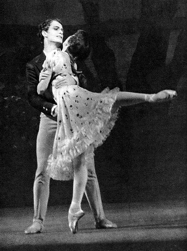 Параша — Любовь Войшнис, Евгений - Игорь Чернышёв. Балет «Медный всадник» Р. М. Глиэра. Хореография Р. В. Захарова. Кировский театр.