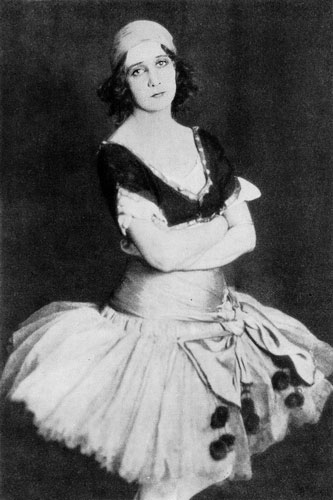 Елена Люком — Эсмеральда (балет «Эсмеральда» Ц. Пуни)