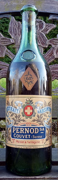 Extrait d'Apsinthe бутылка со штампом Pernod SA, прямой крест на этикетке