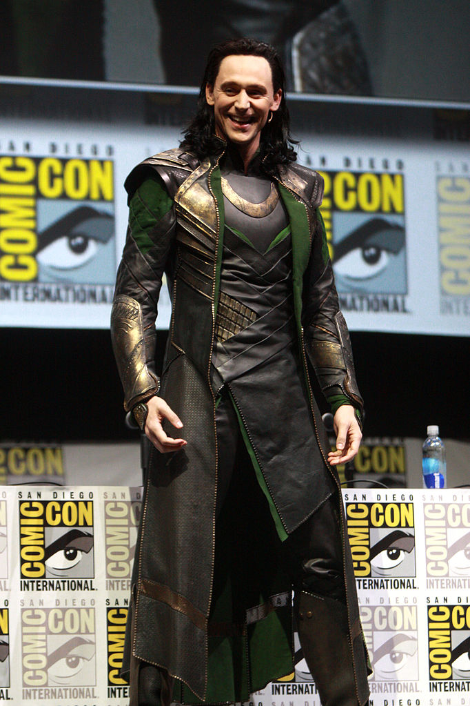Файл:Tom Hiddleston by Gage Skidmore_2b.jpg