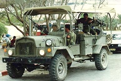 Файл:M325 command car.jpg