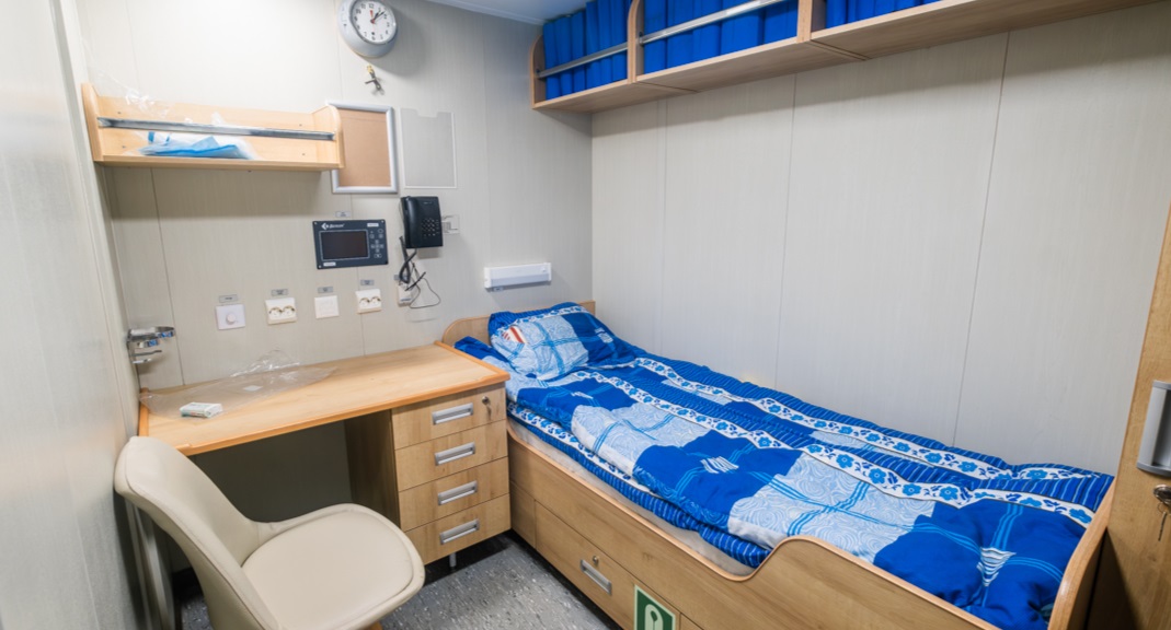 Каюта на буксире (2024)