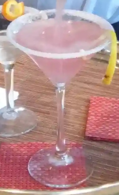 Файл:Трамптини (коктейль).jpg