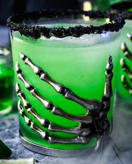 Ядовитое Яблоко (коктейль) 6.jpg