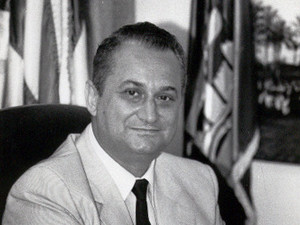 אלי דה-קסטרו.jpg