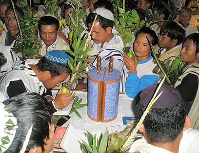 Bnei-menashe2 wa.jpg