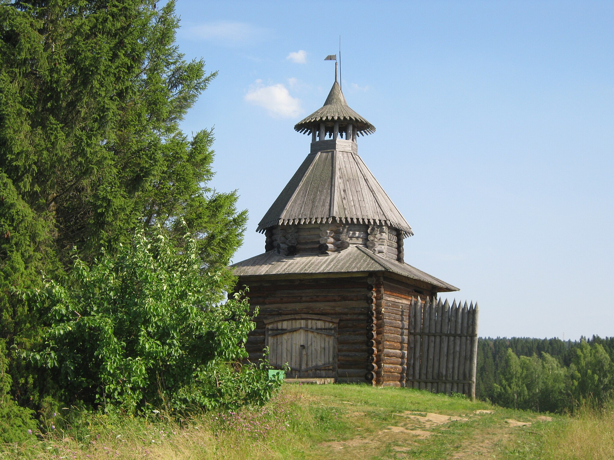 Сторожевая башня XIX в. из с. Торговище, у р. Сылвы, Суксунский район, Пермский край, Архитектурно-этнографический музей «Хохловка»
