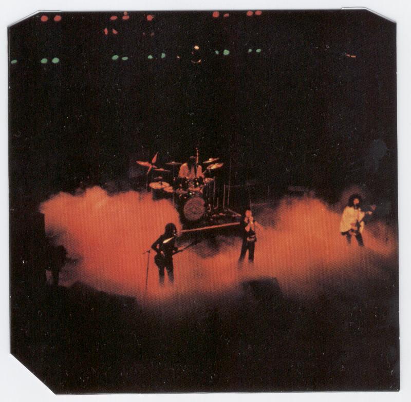 Фотографии со внутренней стороны обложки