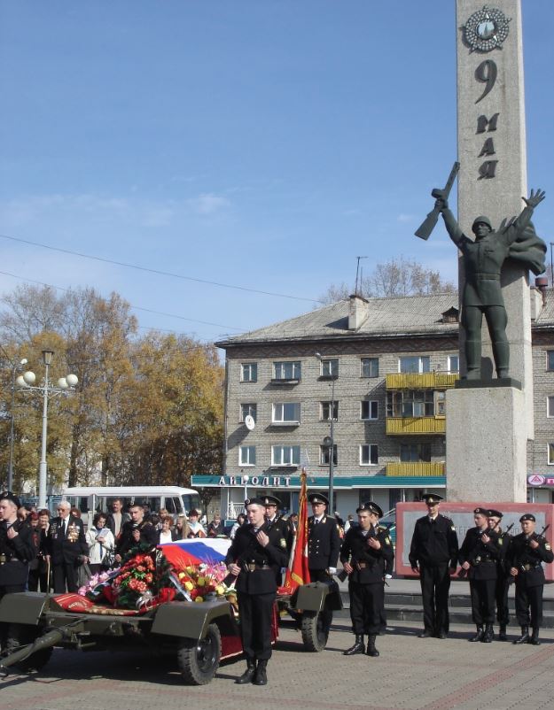 Перезахоронение Потёмкина А. И. и прощание с лётчиком. Советская Гавань, 2010 год.