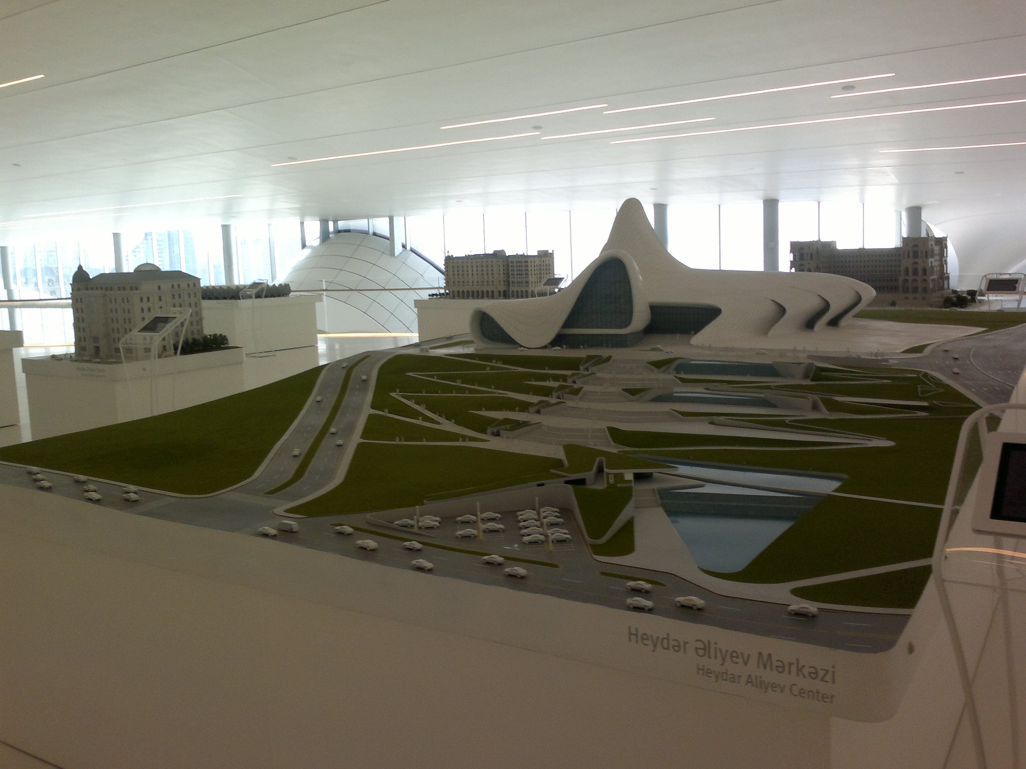 Макет Культурного центра Гейдара Алиева.jpg