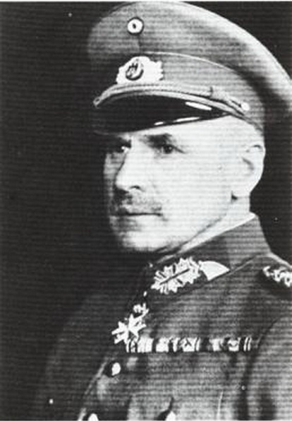 General der Artillerie Erich Freiherr von dem Bussche-Ippenburg.jpg