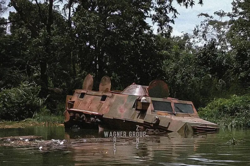 Бронеавтомобиль «Чекан» преодолевает водную преграду в ЦАР (2023)