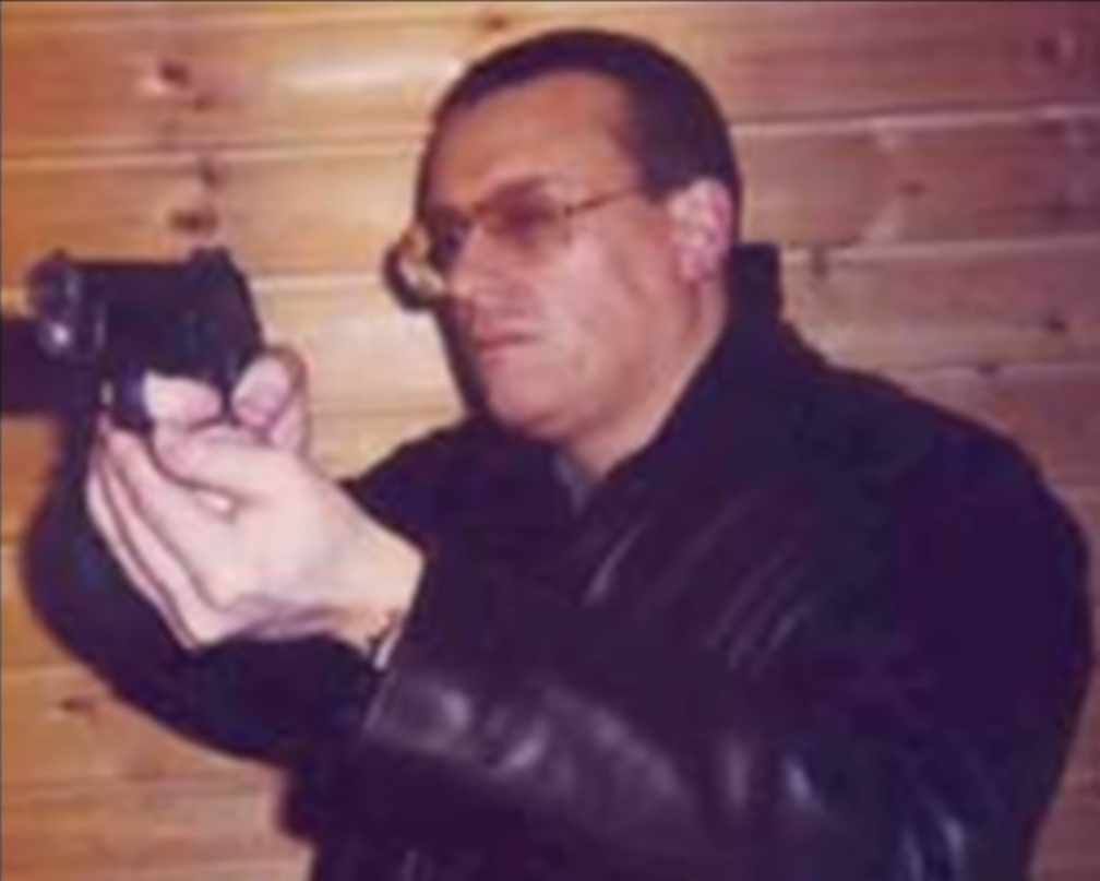 Файл:Цепов платит должок потерпиле .jpg