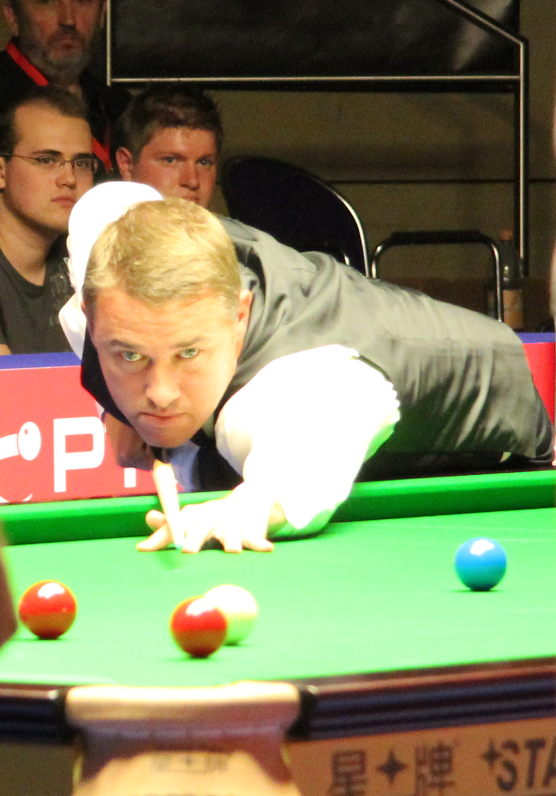 Файл:Stephen Hendry PHC 2011.png