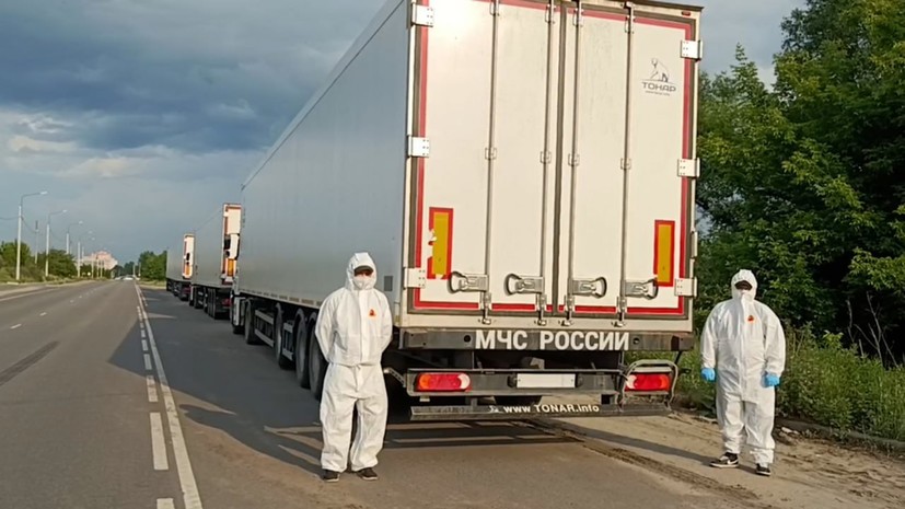 Колонна рефрижераторов на границе с Украиной (2025)