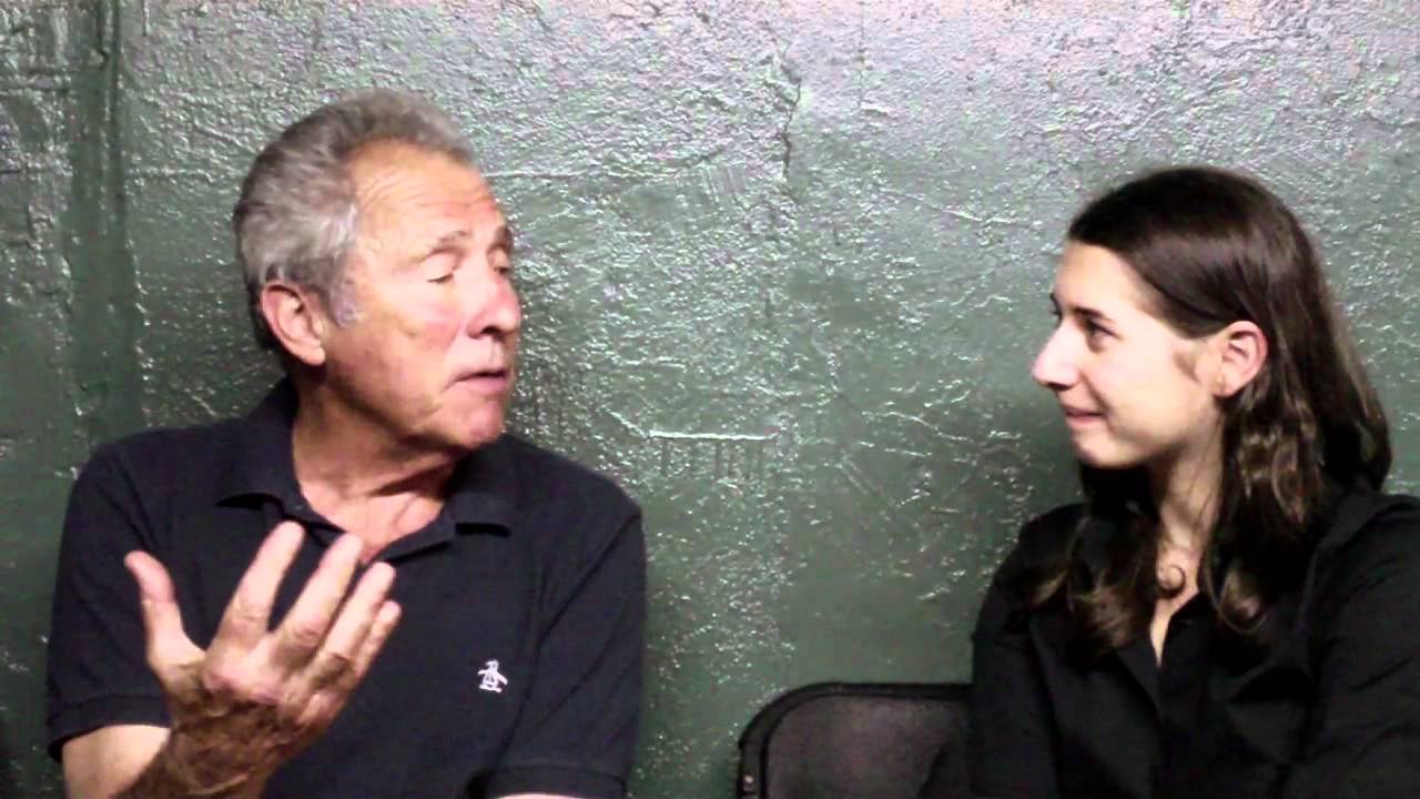 Изя Хоровиц с жертвой изнасилования.jpg