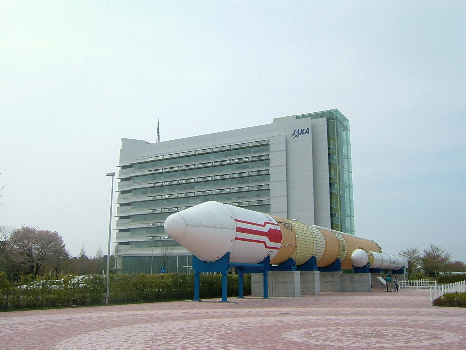 Файл:Tsukuba_Space_Center-01.jpg