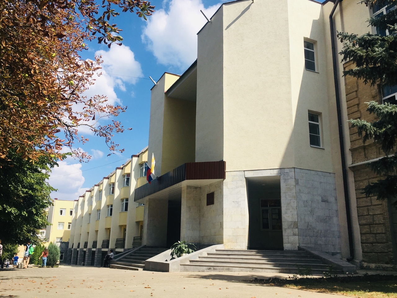 Файл:Гимназия 25 Ставрополь Фото.jpg