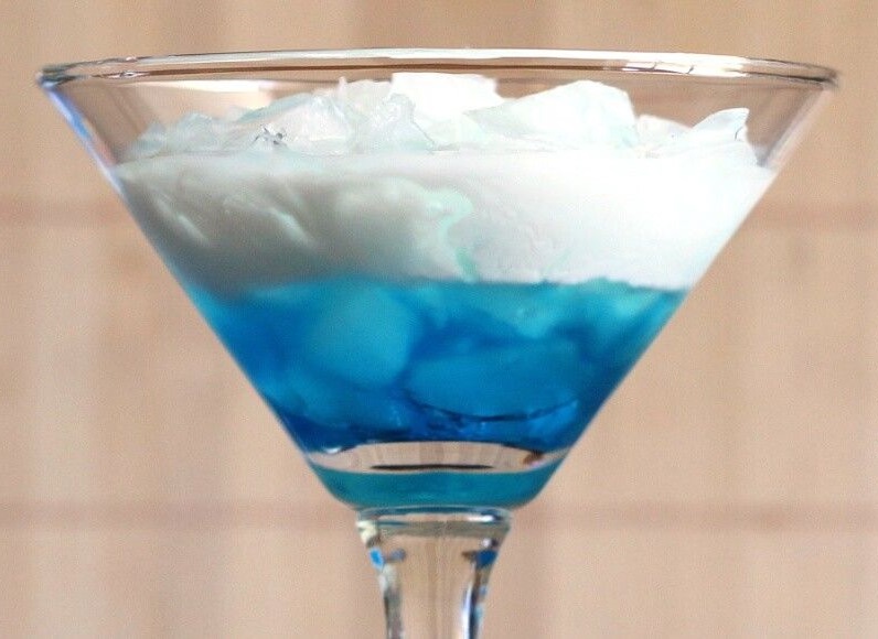 Голубой русский (коктейль).jpg