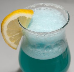 Голубое Небо (коктейль) 4.jpg