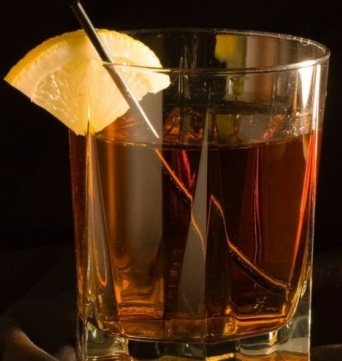 Файл:Старый Том (коктейль).jpg